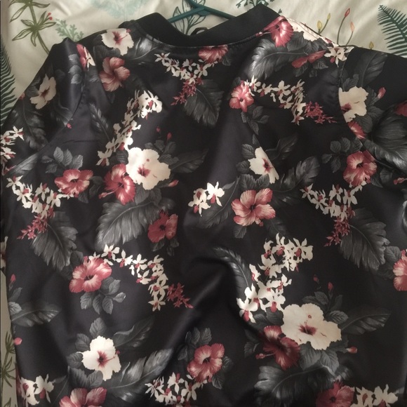 Ardene silky feel bomber jacket - Picture 2 of 2